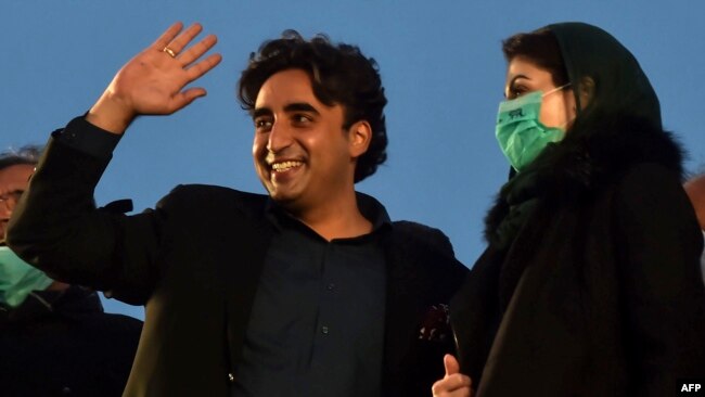 بعض حلقوں کی جانب سے یہ دعوے بھی سامنے آرہے ہیں کہ مسلم لیگ ن اور پیپلز پارٹی کے بعض اراکین مستعفی ہونے کے حق میں نہیں ہیں۔ (فائل فوٹو)