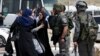 이스라엘 군, 검문소 접근 팔레스타인 무장 남녀 사살