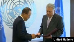 Пан Ґі Мун та Володимир Єльченко у штаб-квартирі ООН у Нью-Йорку