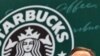 El gerente general de Starbucks, Howard Schultz, visitó China donde firmó un contrato para, además de vender, producir café de alta calidad.