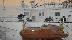 Южнокорейский спецназ освободил захваченное пиратами судно