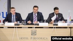 Ministar vanjskih poslova i evropskih integracija Igor Lukšić, predsjednik Evropskog pokreta u Crnoj Gori Momčilo Radulović i glavni pregovarač ambasador Aleksandar Andrija Pejović 