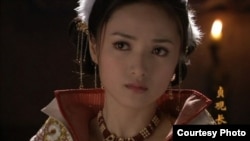 被中国媒体称为“军中第一美女”的张澜澜在电视剧《贞观长歌》中扮演女主角。她在2008年和习远平结婚后淡出娱乐圈（网络图片）