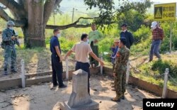 ျမန္မာ-တ႐ုတ္ ႏွစ္ႏိုင္ငံနယ္နိမိတ္‌ ေက်ာက္တိုင္အနီး ျမင္ကြင္း။ (ဓာတ္ပုံ - U Ngwe Doe - ႏိုဝင္ဘာ ၂၃၊ ၂၀၂၀)