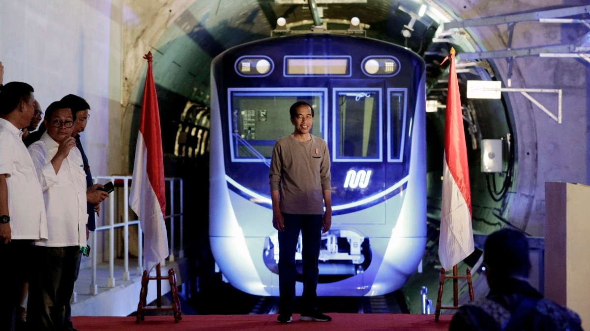 MRT Pertama Di Indonesia Resmi Beroperasi