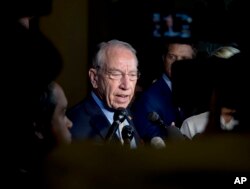 El presidente de la Comisión Judicial del Senado de EE.UU., Chuck Grassley, informó haber recibido el informe del FBI.