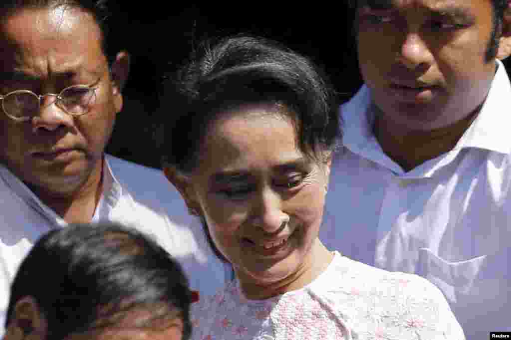 Myanmada o'tgan parlament saylovlarida Aun San Su Kiy boshliq muxolif partiya, Demokratiy uchun milliy liganing qo'li baland kelgan. Hukmron partiya mag'lubiyatini tan olmoqda. Oxirgi chorak asrda o'tkazilgan ilk erkin saylovlar bu.