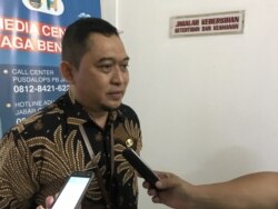 Humas Pemprov Jabar, Hermansyah, meminta masyarakat tetap waspada pengingat peringatan cuaca buruk dari BMKG untuk beberapa hari ke depan. (Foto:VOA/Rio Tuasikal)