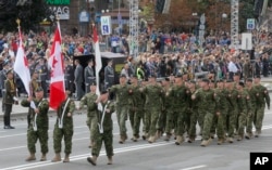 Канадські військові на параді у Києві