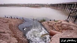 آلودگی آب در روخانه کارون در اهواز