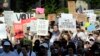 В США прошли сотни акций протеста против иммиграционной политики Трампа 