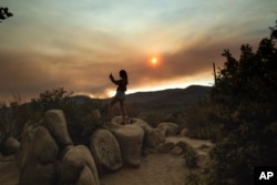 在美国加州热门的优胜美地国家公园，有人拍摄火灾（2018年7月24日）