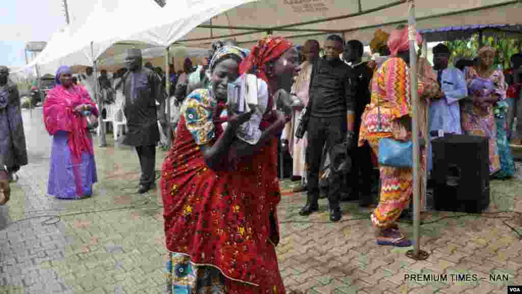 BOKO HARAM: Bikin murnar sako wasu 'yan matan Chibok
