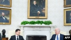 Встреча президентов Джо Байдена и Владимира Зеленского. Архивное фото.