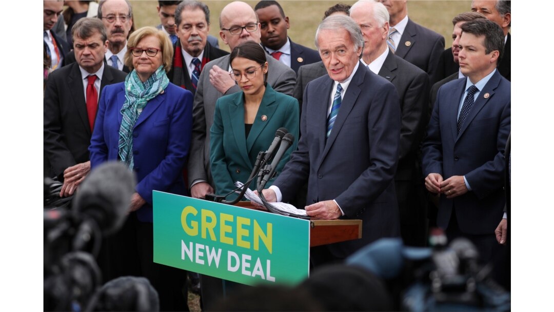 Para anggota Kongres Demokrat mengusulkan kebijakan "Green New Deal" di gedung Capitol, Washington DC (foto: dok).