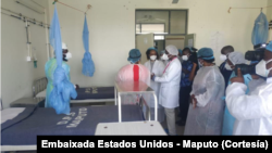 Des agents de la santé à l'hôpital provincial de Matola, au Mozambique.