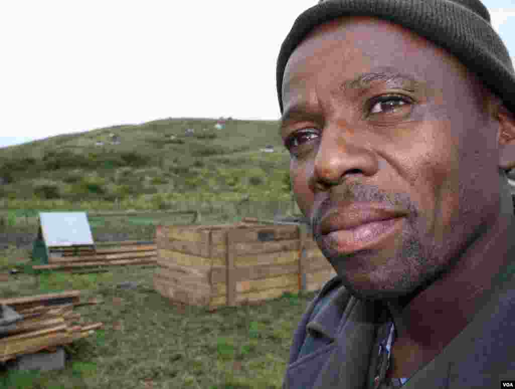 Hobeni Xhosa chief, Patrick Fudumele (VOA/Taylor) 