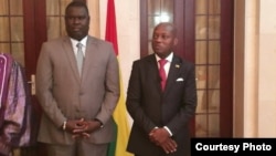 Le Premier ministre Artur Silva et le présidente de la Guinée-Bissau, José Mário Vaz (à droite), à Bissau, le 31 janvier 2018. (VOA Portuguese)