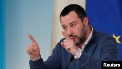 Le ministre italien de l’Intérieur, Matteo Salvini, lors d’une conférence de presse à Rome, en Italie, le 14 janvier 2019.