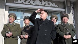 군부대 시찰 중인 김정은 노동당 중앙군사위원회 부위원장