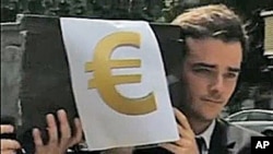希腊债务危机撼动欧元