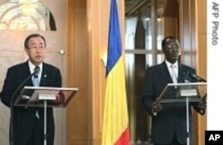 UN's Ban Ki-Moon (L) Chadian President Iddriss Deby (R)