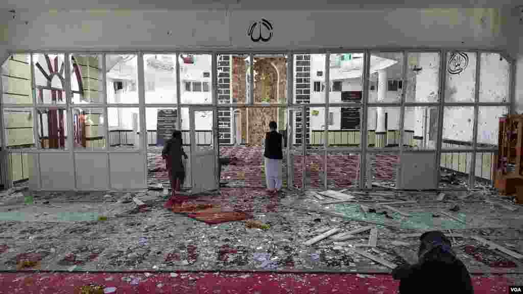 تصویری از مسجد حسینی در گردیز بعد از انفجار