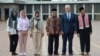 Wapres AS Mike Pence (kedua dari kanan) bersama dua putrinya: Audrey and Charlotte, serta istrinya Karen, saat mengunjungi Masjid Istiqlal di Jakarta, Kamis (20/4).