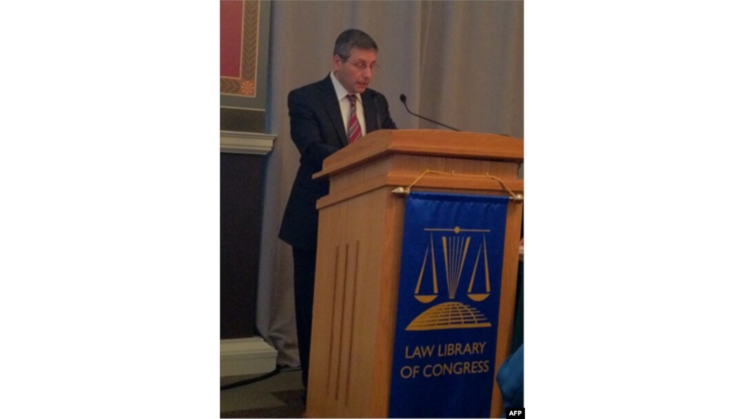Piter Roudik (Peter Roudik), Kongress Kutubxonasida huquqiy izlanishlar bo'limi rahbari