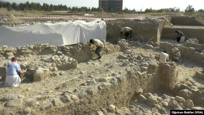 Izmir Bornova'da 2003'te bulunan Yeşilova Höyüğü