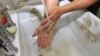 کرونا وائرس کی وبا کا زور ہے اور ہاتھ دھونے کو پانی نہیں