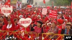 Phe "Áo Ðỏ" biểu tình ở Bangkok