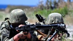Milli Savunma Bakanlığı, Pençe-Kilit Harekatı bölgesine sızmaya çalışan PKK’lılarla yaşanan çatışmada dokuz askerin hayatını kaybettiğini, beş askerin yaralandığını bildirdi