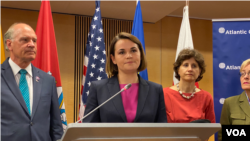 Светлана Тихановская выступила с речью в посольстве Литвы в США.