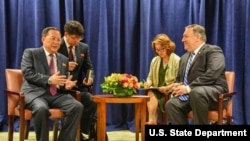 마이크 폼페오 미국 국무장관과 리용호 북한 외무상이 지난해 9월 73차 유엔총회가 열리고 있는 뉴욕에서 별도의 회담을 했다.
