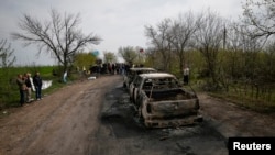 20일 우크라이나 동부 슬라뱐스크시의 한 검문소에서 교전이 벌어져, 사망자가 발생한 것으로 알려졌다.