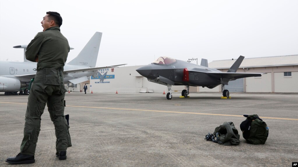 지난 1일 한국 공군이 '제 71회 국군의 날'을 맞아 미국산 F-35A 스텔스 전투기를 공개했다.
