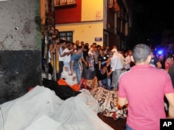Phản ứng của người dân sau vụ nổ ở Gaziantep, đông nam Thổ Nhĩ Kỳ, ngày 21 tháng 8 năm 2016.