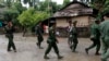 ရခိုင်ပြည်နယ်မှာ တပ်စွဲထားတဲ့ မြန်မာစစ်တပ်က တပ်ဖွဲ့ဝင်တချို့။ (အောက်တိုဘာ ၀၃၊ ၂၀၁၃)