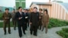 Lãnh tụ Bắc Triều Tiên chống gậy tái xuất hiện