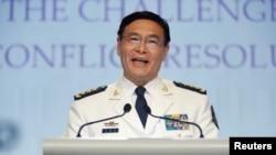 쑨젠궈 중국 인민해방군 부참모장이 5일 싱가포르에서 열린 아시아 안보회의, '샹그릴라' 대화에서 주제연설을 하고 있다.
