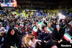 Fans in Tehran watch Iran v United States - Tehran, Iran - November 29, 2022 Iran fans watch the match at Shiroodi stadium Majid Asgaripour/WANA (West Asia News Agency via REUTERS)