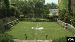 Kebun di rumah presiden Amerika Serikat Woodrow Wilson di Washington, D.C. (dok: VOA)