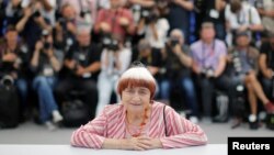 La réalisatrice Agnès Varda au 70ème Festival de Cannes, France, 19 mai 2017.