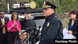 Jefe de Policía de Billerica informa a la prensa sobre el accidente en la Casa de Subastas de Vehículos Lynn Way.