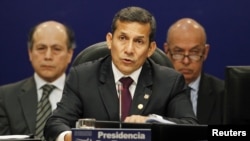 El presidente Ollanta Humala logró incluir en el nuevo contrato, la instalación de internet banda ancha gratuita en colegios y centros de salud.