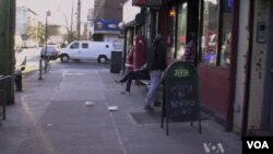 Stanovnici Bruklina u Njujorku pogodjeni olujom Sendi željno iščekuju pomoć za saniranje štete