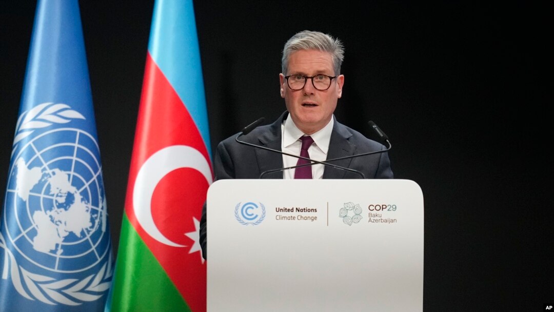 Britanski premijer Kir Starmer na klimatskom samitu COP29 u Bakuu (AP Photo/Rafiq Maqbool)