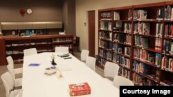 VaKunaka nesangano ravo vari kubatsira zvikoro nekupa mabhuku