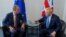 AB Konseyi Başkanı Donald Tusk ve İngiltere Başbakanı Boris Johnson